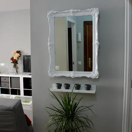Street Apartment *
